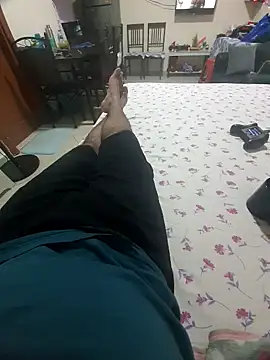 Snapshot of dream_catcher chatting on 11.18.25 dream catcher online show from 11.18.25