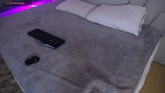 Miss Loise online show from 11.27.25