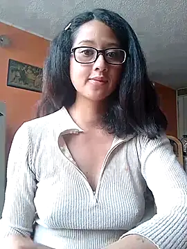 Snapshot of sofia_101 chatting on 11.05.25 sofia 101 online show from 11.05.25