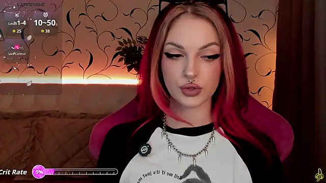 BratzieDarsie online show from 10.14.25