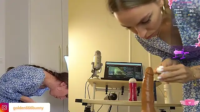 Snapshot of Miss69Ri99 chatting on 12.22.24 Miss69Ri99 online show from 12.22.24