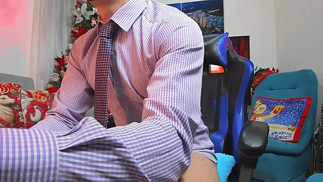 Snapshot of LiamCossio_ chatting on 12.12.24 LiamCossio  online show from 12.12.24