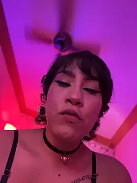 Snapshot of ZahaRoseee chatting on 03.04.26 ZahaRoseee online show from 03.04.26