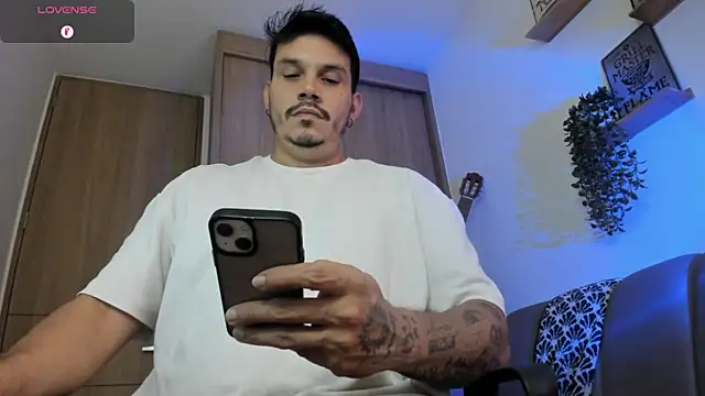 Snapshot of alejandro_stark chatting on 05.24.26 alejandro stark online show from 05.24.26