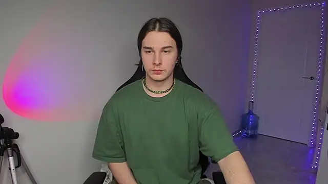 Vincent Strong online show from 12.18.24