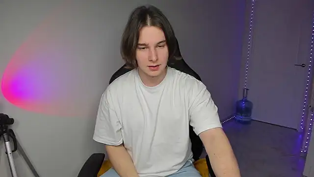 Vincent Strong online show from 12.28.24