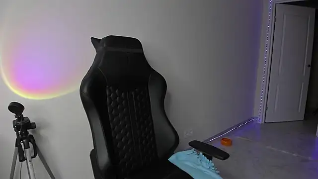 Vincent Strong online show from 02.19.25