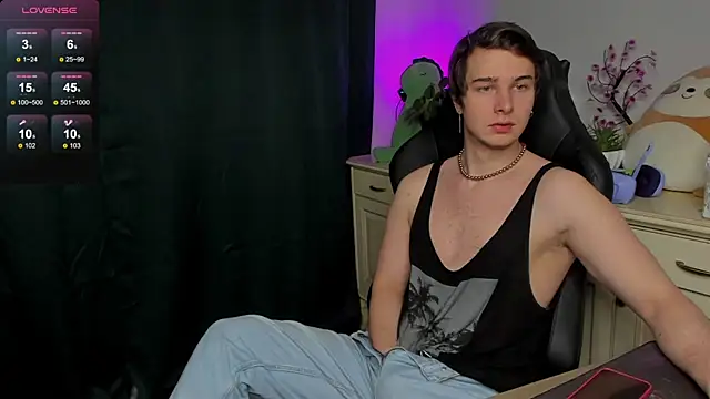 Vincent Strong online show from 10.25.25