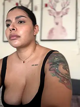 GigiiStone online show from 09.08.25