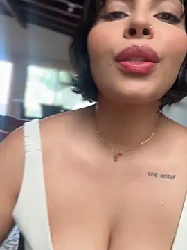 GigiiStone online show from 10.07.25