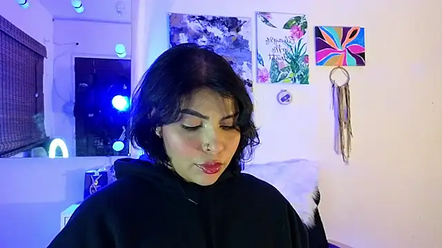 GigiiStone online show from 10.27.25