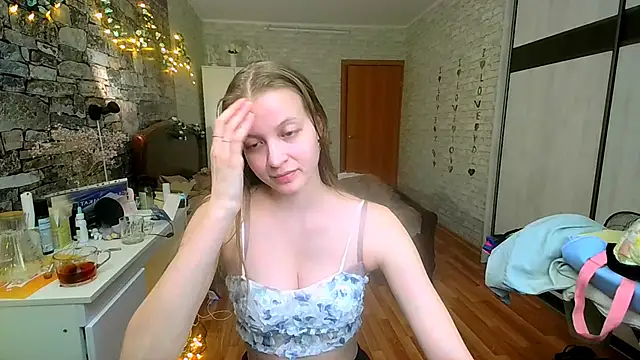 Snapshot of __Aphrodita__wow__ chatting on 04.29.26 Aphrodita wow online show from 04.29.26