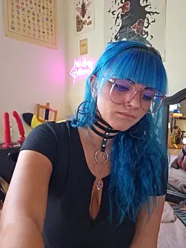 Snapshot of anyalikestosuck chatting on 10.08.25 anyalikestosuck online show from 10.08.25