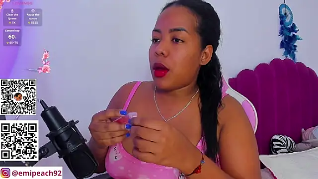 Snapshot of samanthaabloom chatting on 06.16.26 samanthaabloom online show from 06.16.26