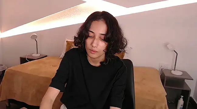 hot little bunny online show from 01.04.25