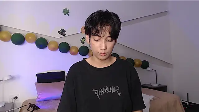 hot little bunny online show from 03.18.25