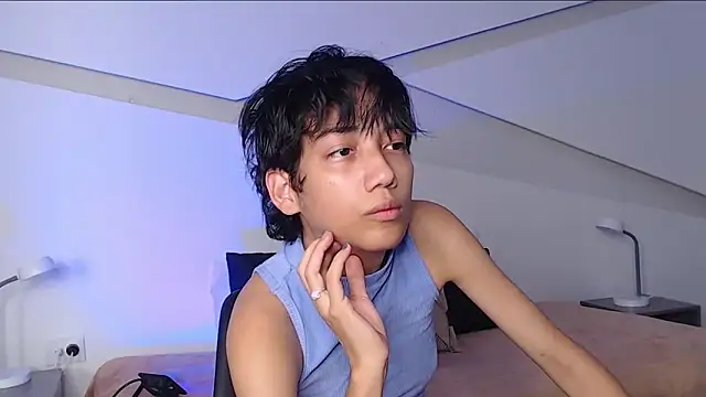 hot little bunny online show from 03.20.25