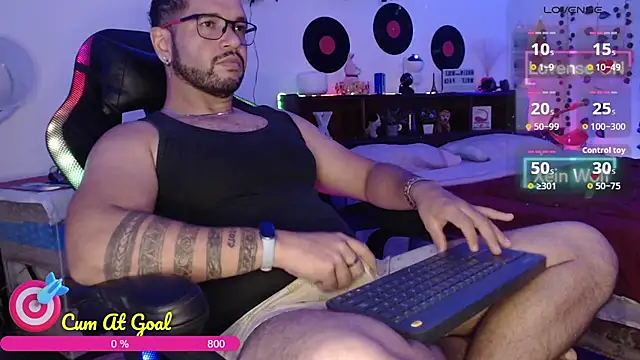 Snapshot of Xein_WoIf chatting on 06.09.26 Xein WoIf online show from 06.09.26