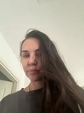 TaniaAmore online show from 10.06.25