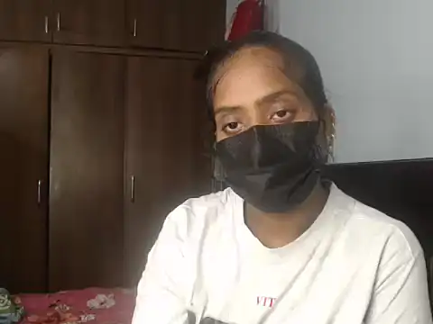 Snapshot of your-naina chatting on 09.21.25 your-naina online show from 09.21.25