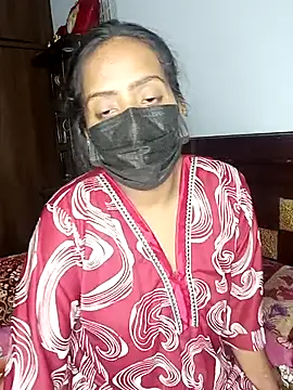 Snapshot of your-naina chatting on 09.23.25 your-naina online show from 09.23.25