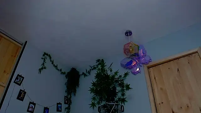 VickyJackson  online show from 11.19.25