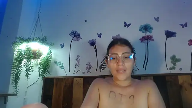 DaMikaela  online show from 03.07.25