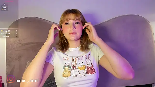 Snapshot of Ania_jones chatting on 02.07.25 Ania jones online show from 02.07.25