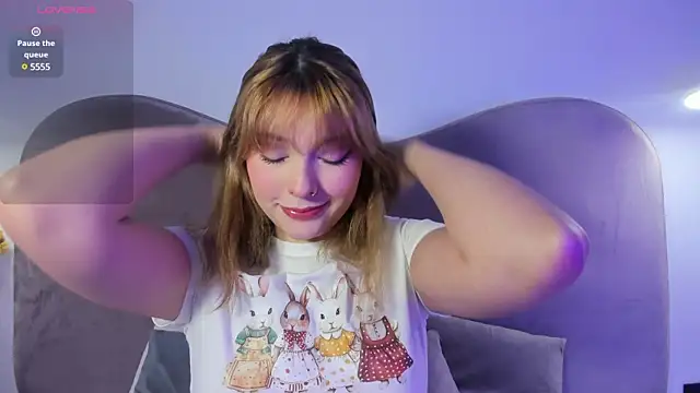 Snapshot of Ania_jones chatting on 02.17.25 Ania jones online show from 02.17.25