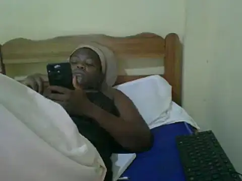 Snapshot of sweet-frida22 chatting on 02.15.25 sweet-frida22 online show from 02.15.25