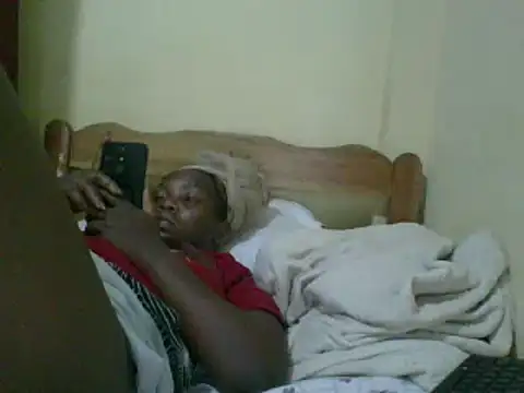 Snapshot of sweet-frida22 chatting on 02.17.25 sweet-frida22 online show from 02.17.25