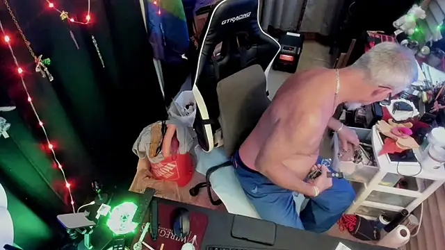 Daddysthick online show from 11.28.25