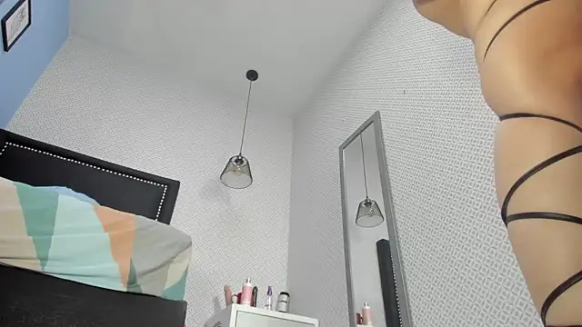 LORENADAVIES online show from 02.11.25