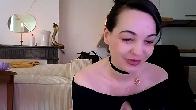 Lilie romeo online show from 01.06.25