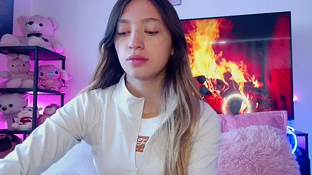 TiffanyBela online show from 02.25.26