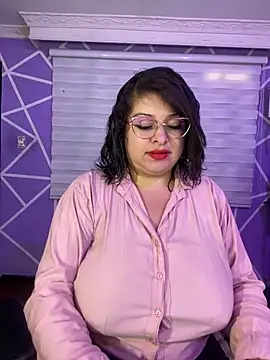 Snapshot of MiiaaJoness chatting on 06.16.26 MiiaaJoness online show from 06.16.26