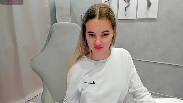 Donna Evans online show from 03.12.26