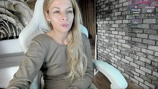 Eva Melow online show from 12.22.25