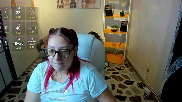 Snapshot of NiickyJones chatting on 10.11.25 NiickyJones online show from 10.11.25