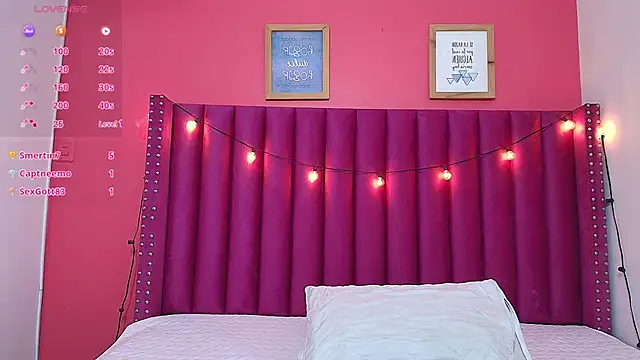 littlee emilyy  online show from 01.23.25