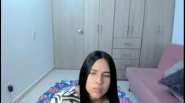 Snapshot of Hana_Zurah chatting on 03.01.25 Hana Zurah online show from 03.01.25