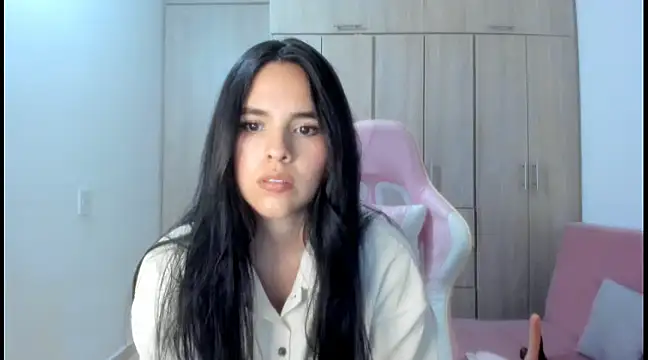 Snapshot of Hana_Zurah chatting on 03.04.25 Hana Zurah online show from 03.04.25