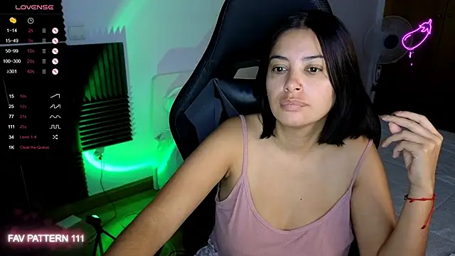 AnnaQueen online show from 10.18.25