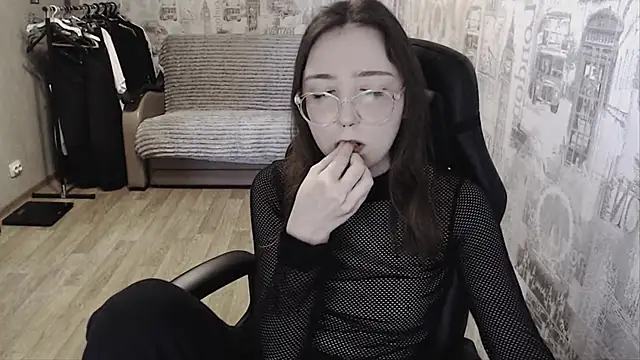 AmeliaKamishiro online show from 01.21.25