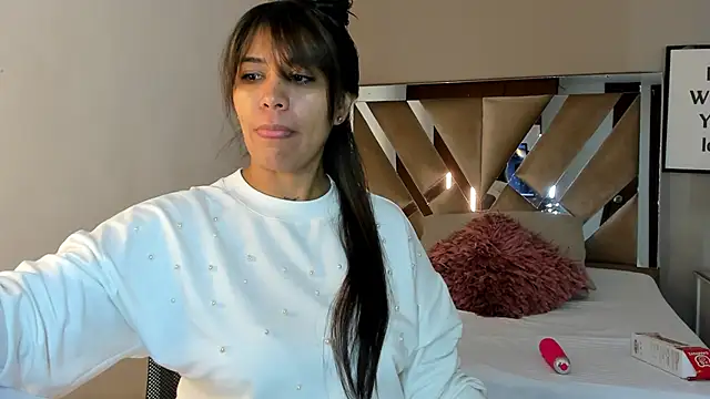 sharlott18 online show from 12.22.24