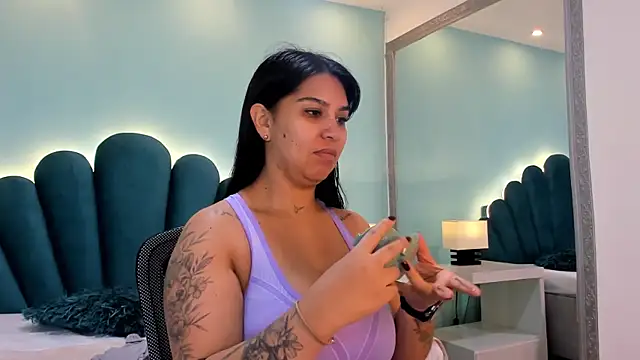 sharlott18 online show from 11.11.25