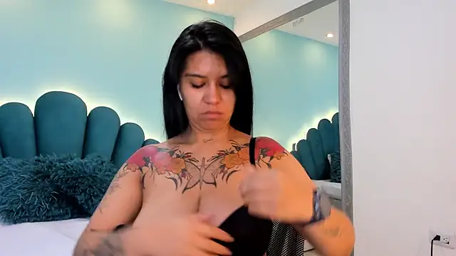 Snapshot of sharlott18 chatting on 02.16.26 sharlott18 online show from 02.16.26