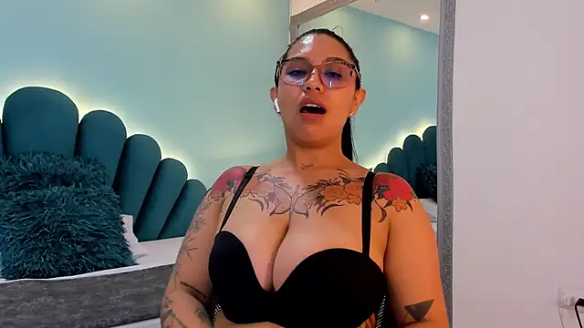 sharlott18 online show from 03.04.26