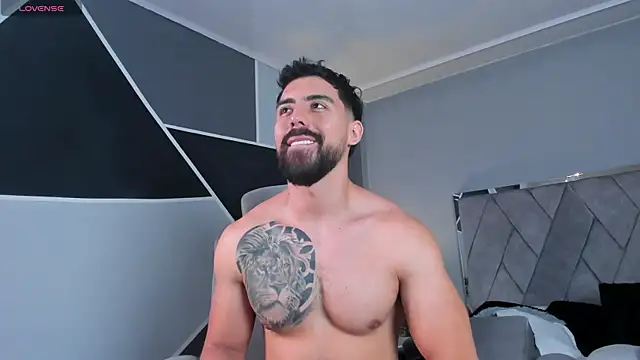 Snapshot of Markbrown chatting on 12.03.24 Markbrown online show from 12.03.24