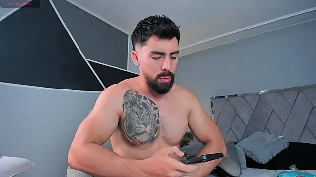 Snapshot of Markbrown chatting on 12.15.24 Markbrown online show from 12.15.24